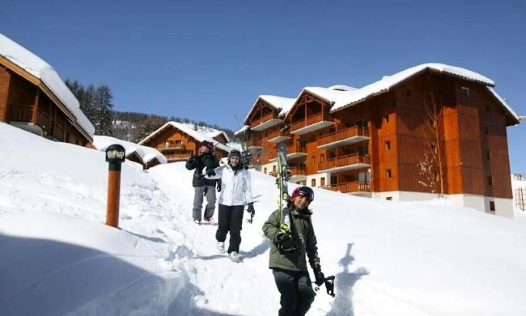 Residence Parc Aux Etoiles - A301Pae - Appartement Spacieux 3 Chambres, Balcon Mae-8664 Narreyroux 0*,  France