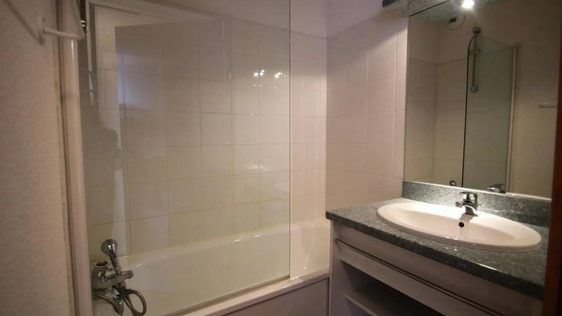 Residence Parc Aux Etoiles - A301Pae - Appartement Spacieux 3 Chambres, Balcon Mae-8664 Narreyroux France